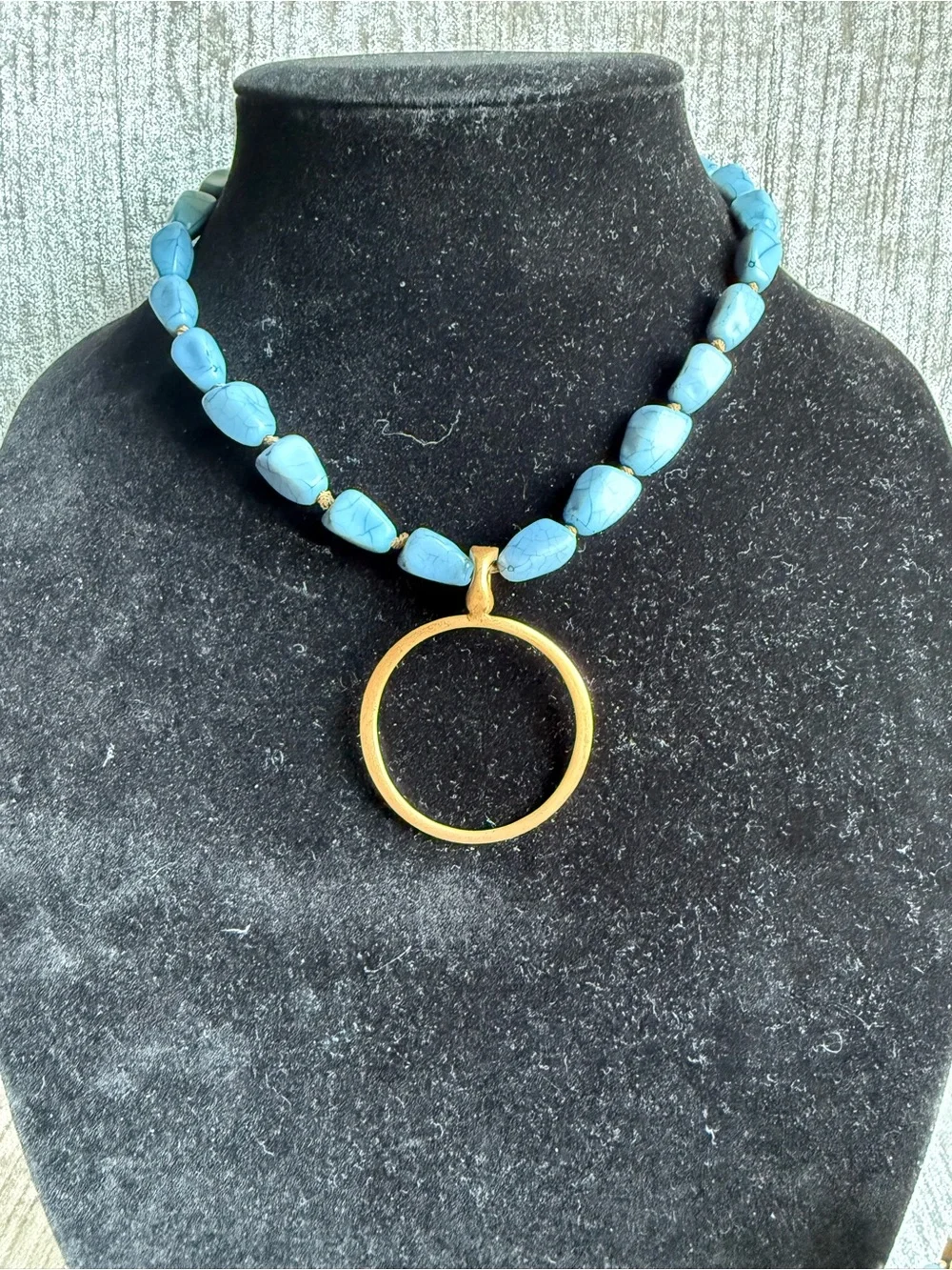 Premier Designs Faux Turquoise Beaded Necklace & Bracelet Set Gold Ring